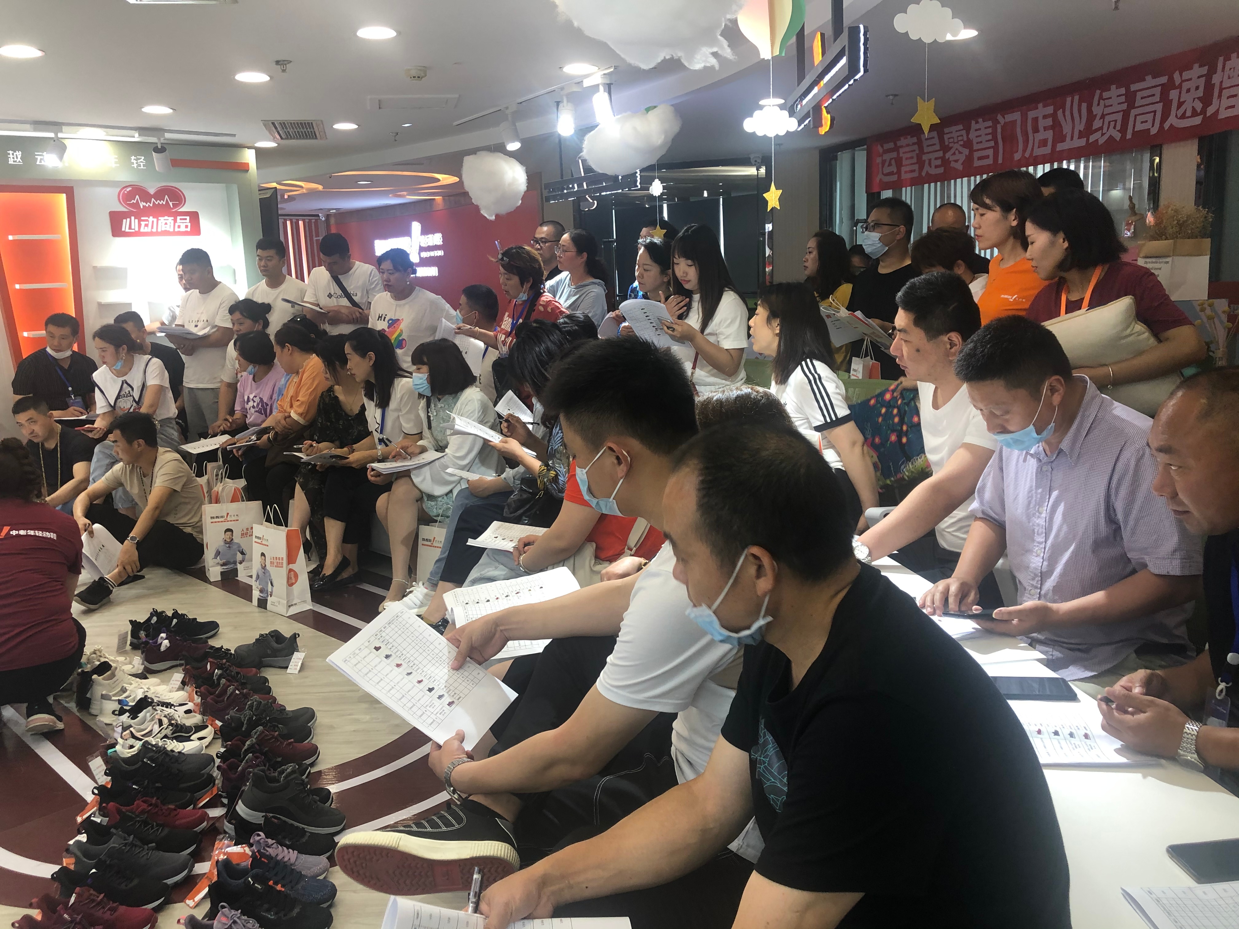 向实向上， 领赢秋冬—— 舞极限2021秋冬新品发布会圆满落幕！